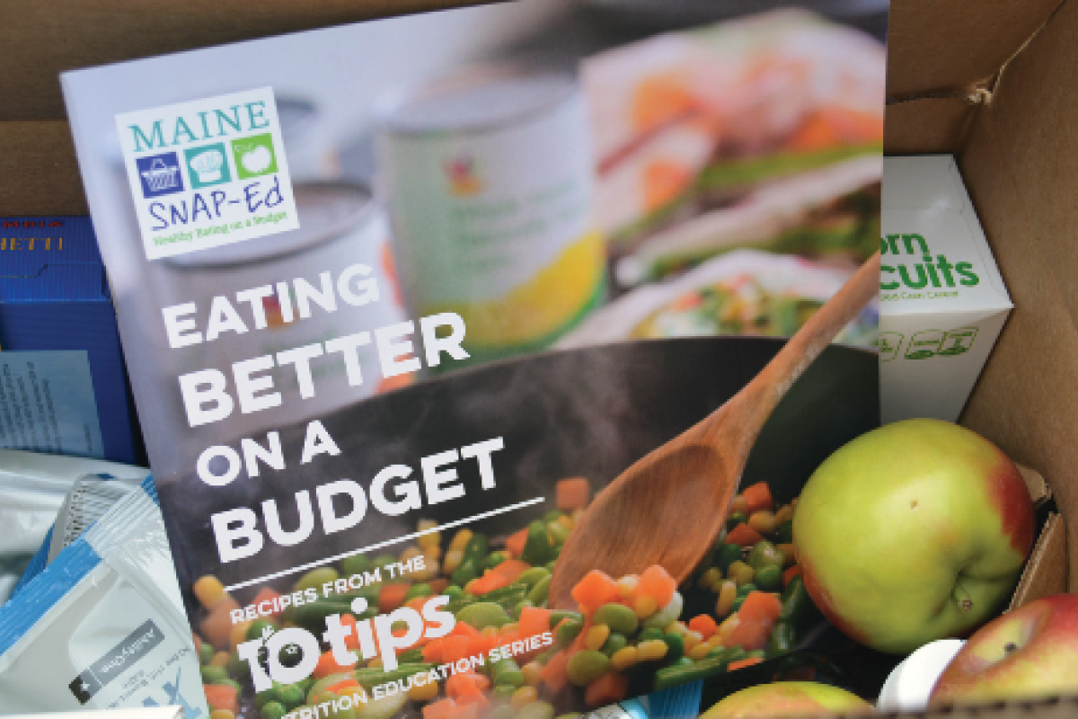 Maine SNAP-Ed Eating Better on a Budget 10 tips booklet cover